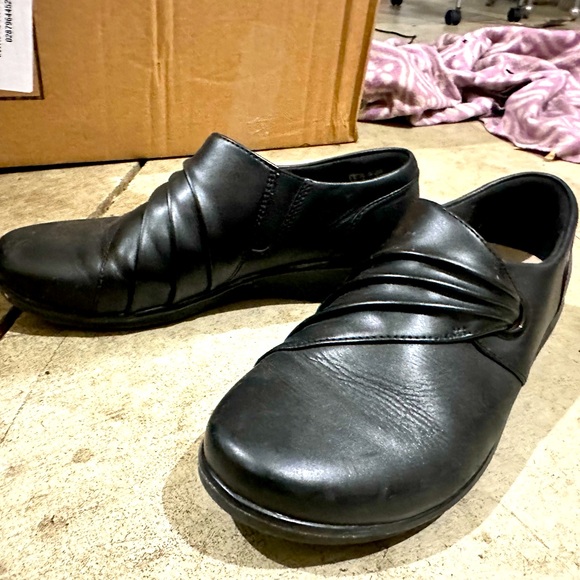 Clark’s Shoe - Picture 1 of 3